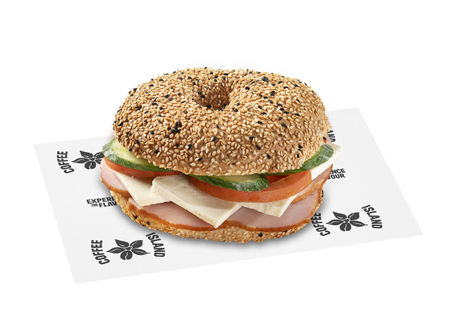 Κουλούρι με λούτζα και χαλλούμι