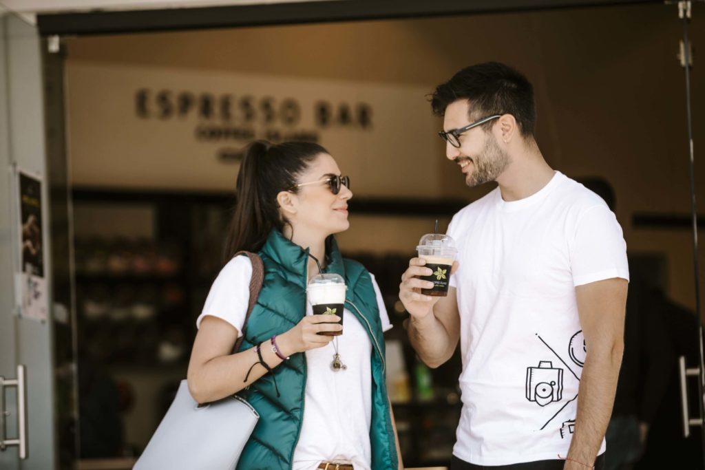 couple_with_coffees